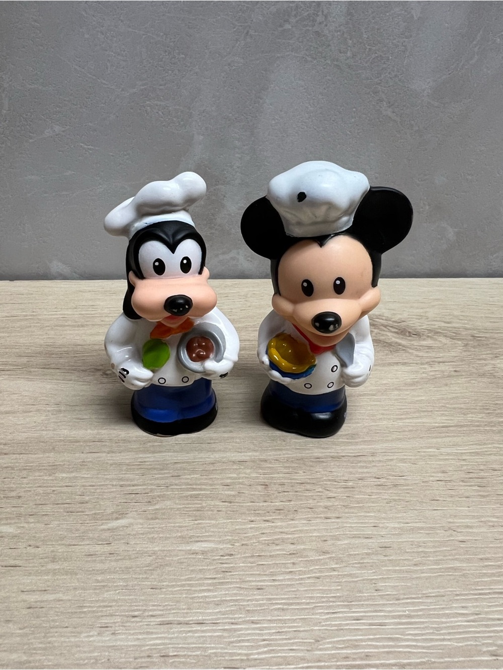 ⭐ 2014 Fisher-Price Little People Disney Mickey Mouse & Goofy Chef Figures